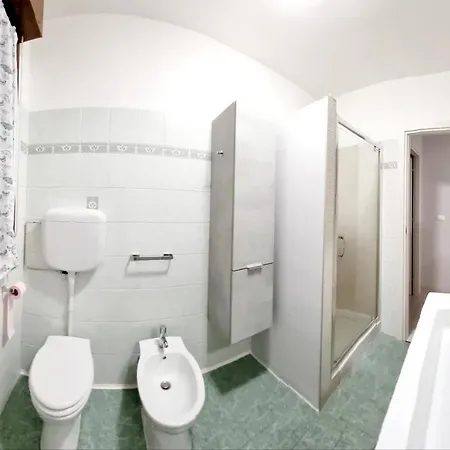 Guest Bari * レッジョ・エミリア